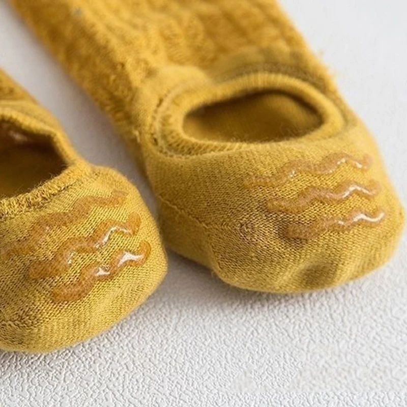 Women’s Summer Invisible No-Show Socks - Lace Breathable Cotton Boat Socks with Non-Slip Silicone